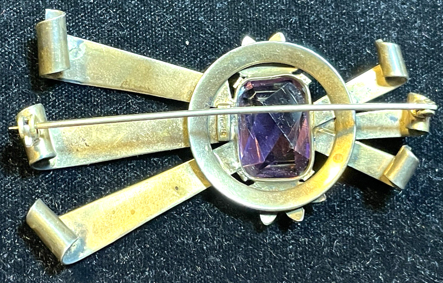 LARGE VINTAGE STERLING SILVER RIBBON BROOCH PURPLE PASTE STONE CIRCA 1940s-50s