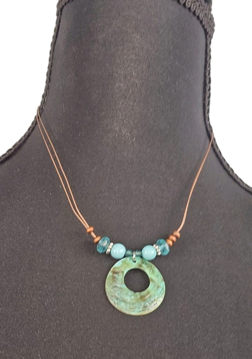 Vintage Abalone Paua Shell & Bead Donut Pendant Wire Necklace Bohemian | Beachy