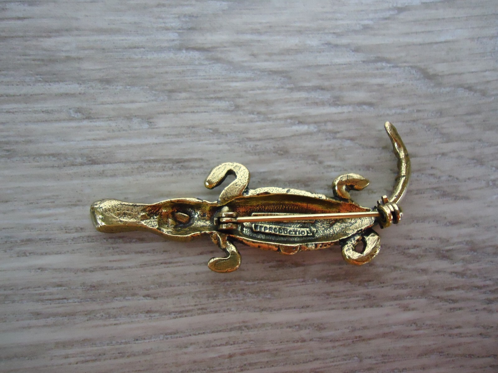 VTG Alva Studios Crocodile Pin Gold Tone Costume Jewelry Brooch Alligator