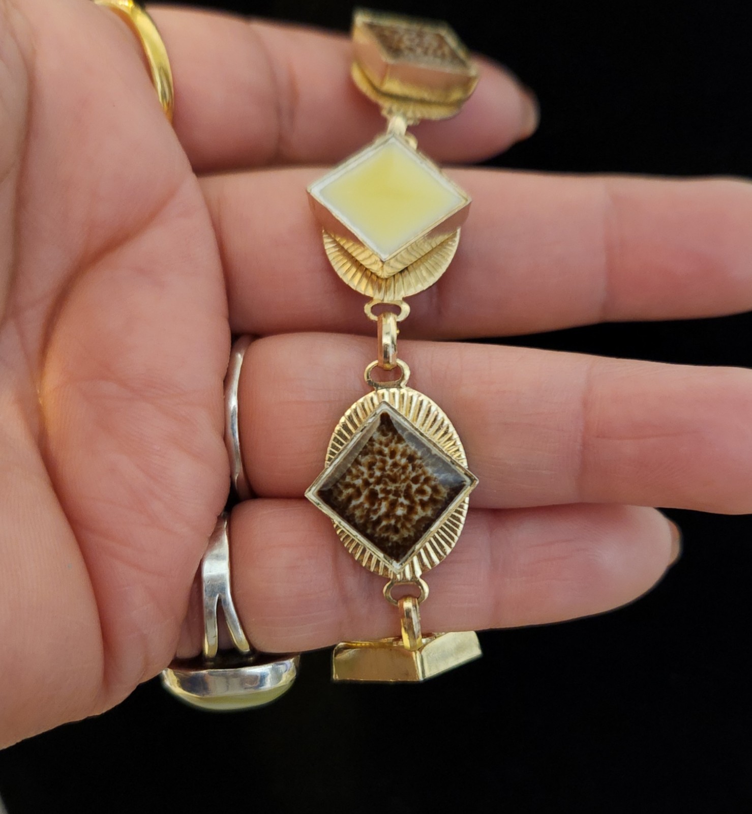 VTG 1960’s GOLDTONE BRACELET SPLOTCH BROWN & WHITE, LIGHT YELLOW Tiles