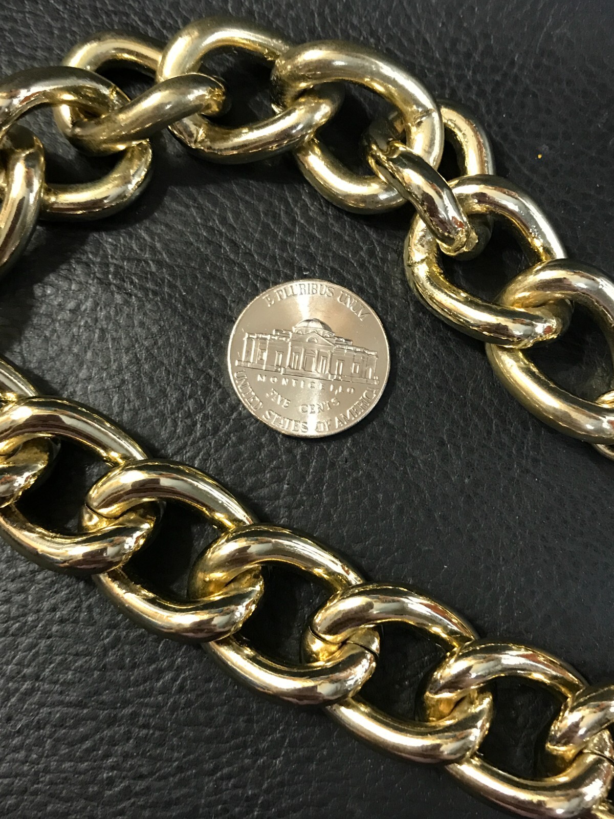 Vintage ANNE KLEIN Large Gold Tone Chain Link Choker 17″-18″ Toggle Necklace