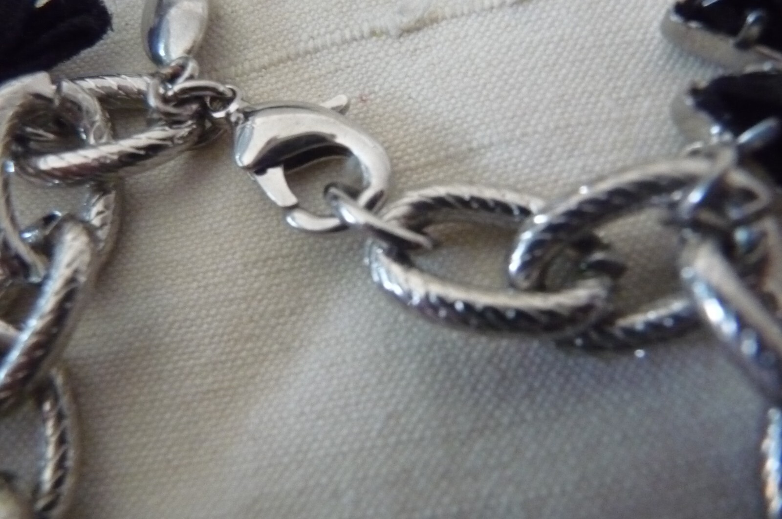 #619A vtg CHARM BRACELET By GWEN SILVER TONE