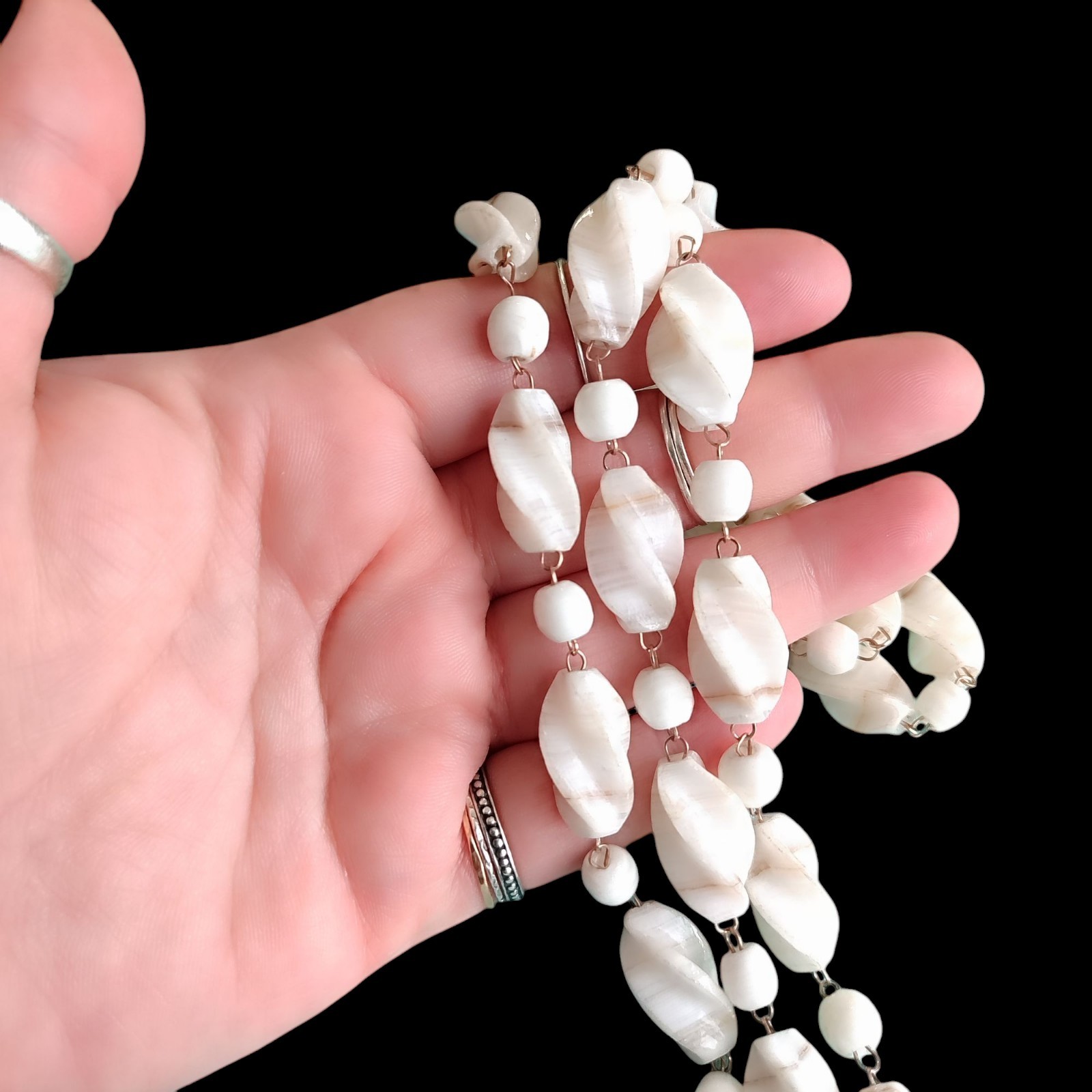 Vintage Twist Carved White & Brown Striped Agate Stone Multi Layer Necklace 18in