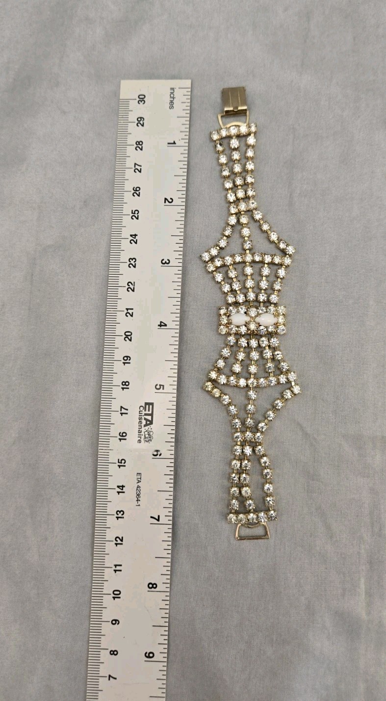 Wide Prong Set Rhinestone Gold Tone Metal Vintage Runway Retro 7.25 in Bracelet