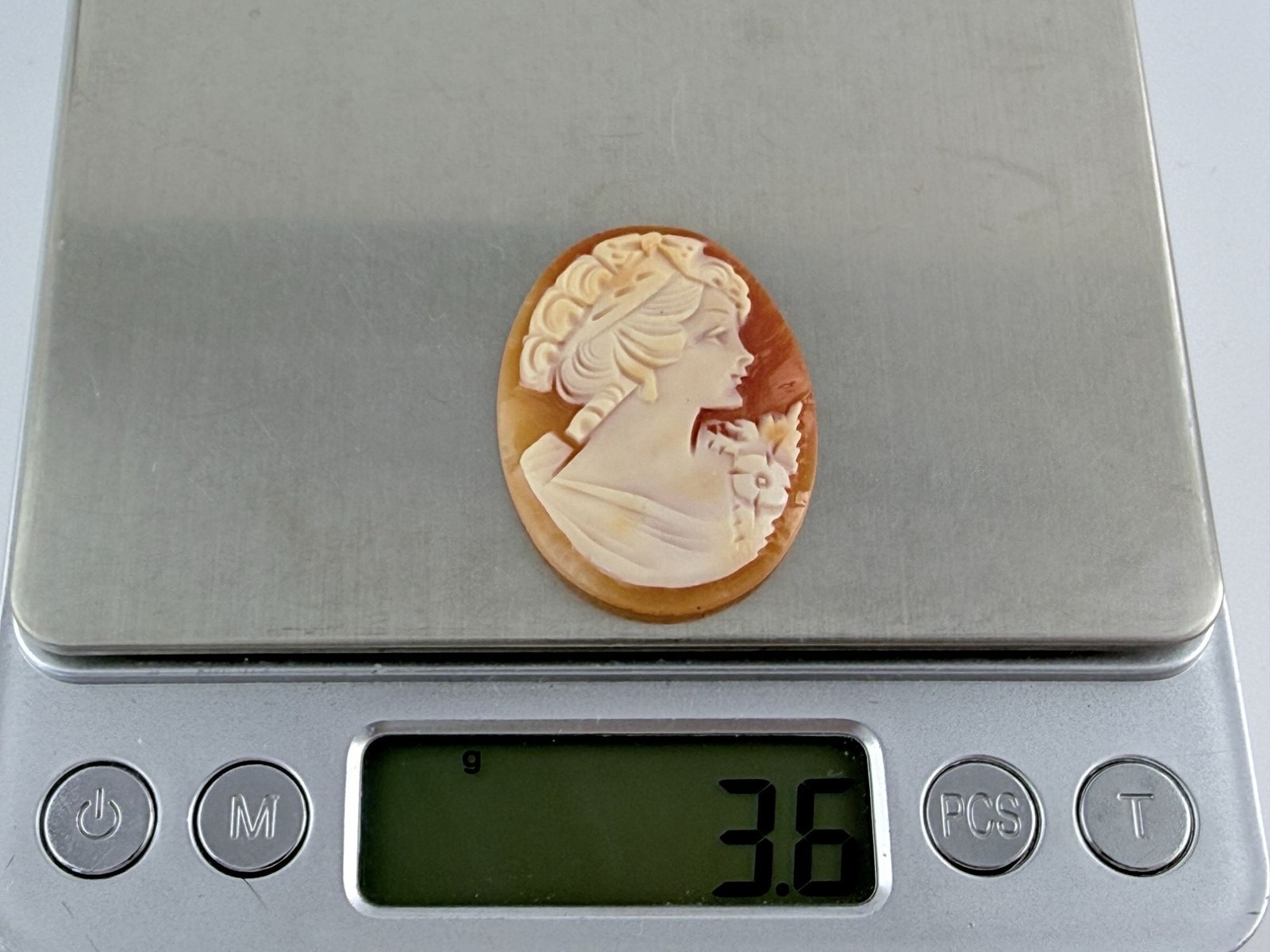Vintage Loose Hand Carved Shell Cameo Woman Facing Right 1.25 Inch x 1 Inch 3.6g
