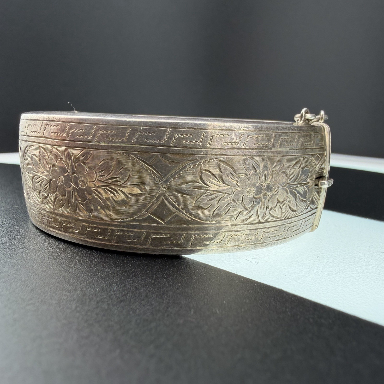 Deakin Francis Sterling Silver Wax-Filled Engraved Hinged Bangle 7.25″ Bracelet