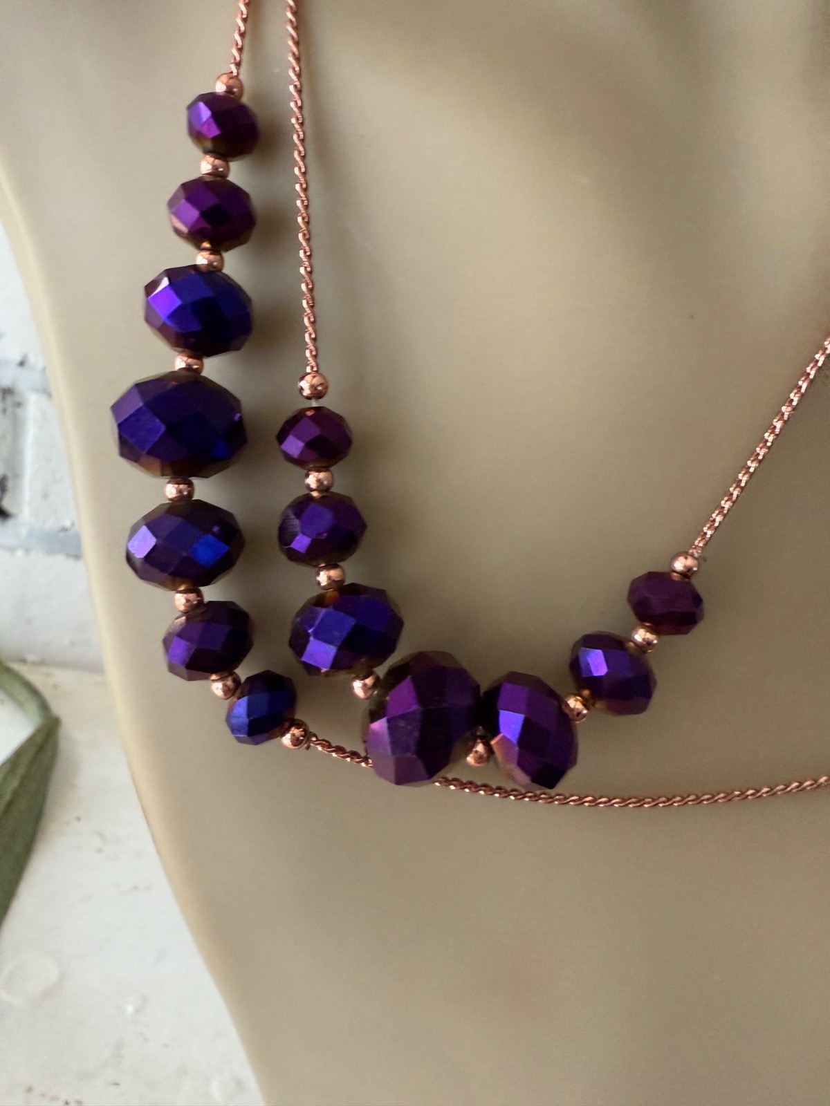 ESTATE ROSE GOLD PLATED PEACOCK PURPLE GLASS BEAD CHAIN NECKLACE 44″ SIGNED