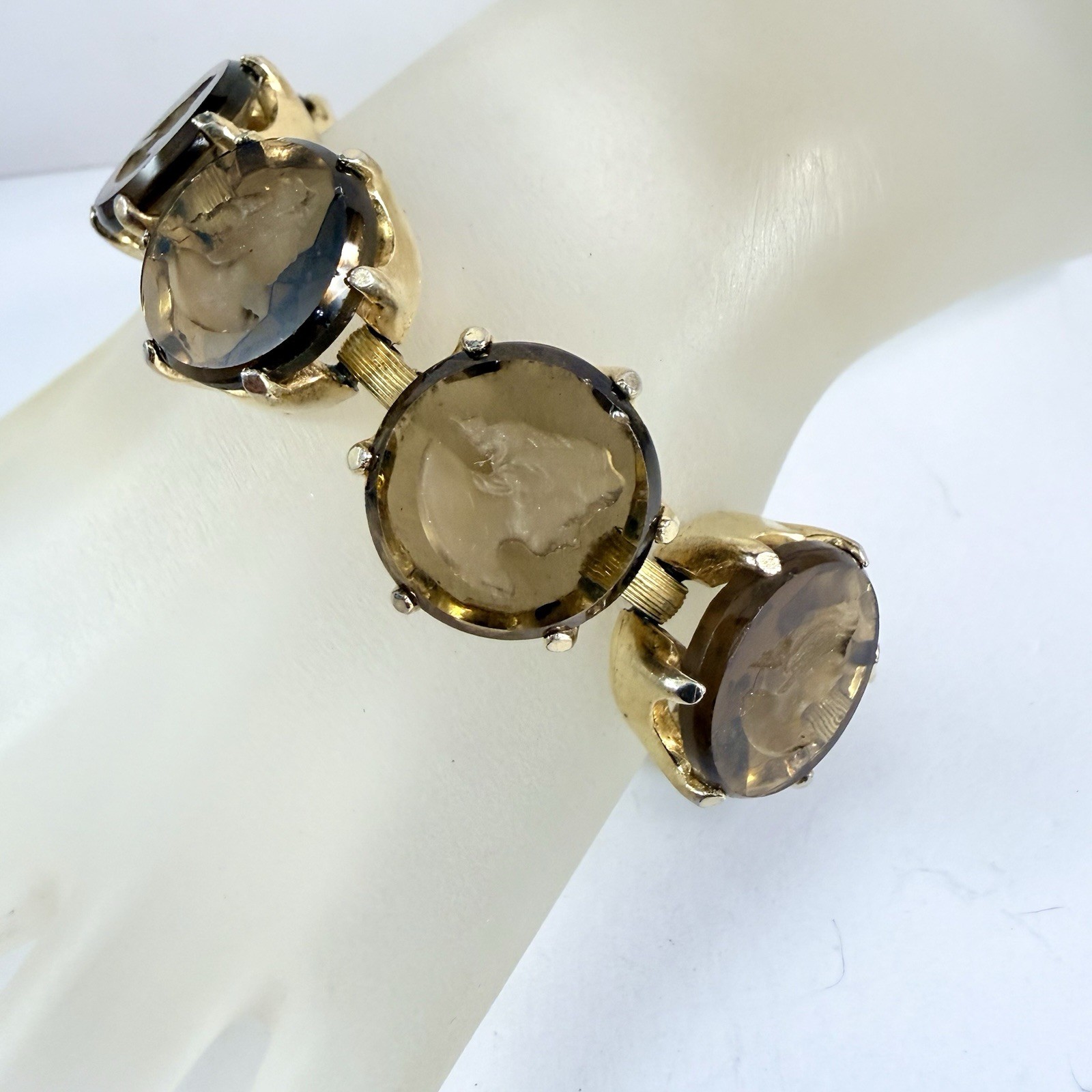 VTG GOLDETTE Smokey Glass Intaglio Carved Cameo Chunky Bracelet 7.25″ Unsigned