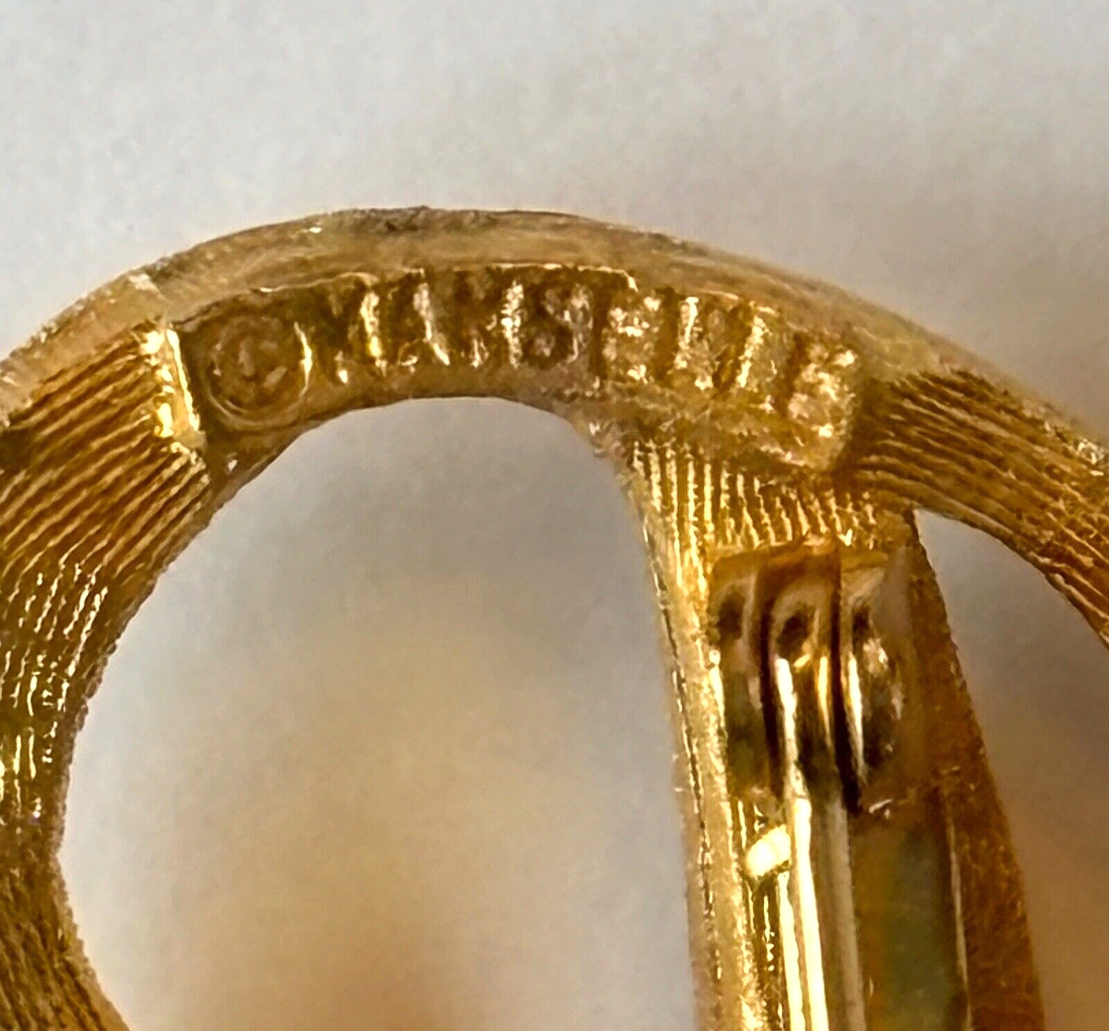 1960’s Mamselle Script Letter P Brooch Pin Brushed Gold Tone Initial Monogram