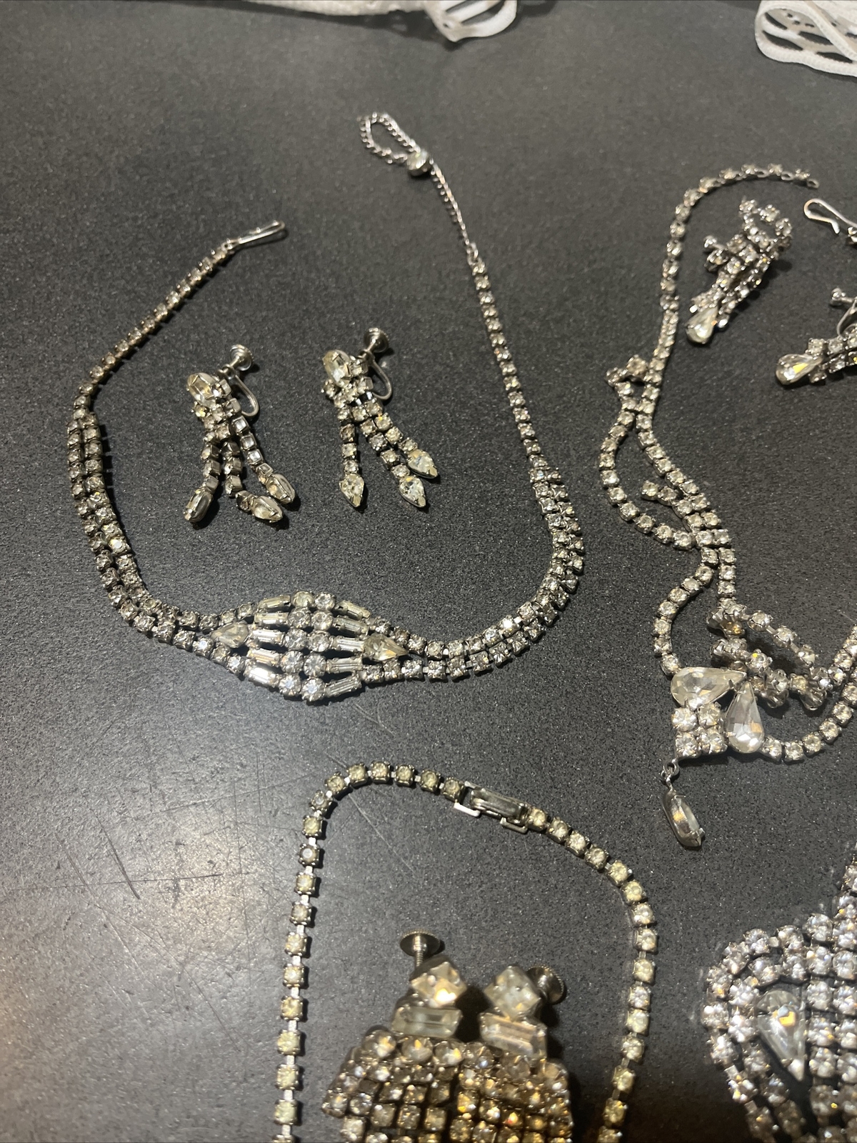 VINTAGE ESTATE LOT 4 CLEAR RHINESTONE NECKLACES 3 PAIR SCREWBACK DANGLE EARRINGS