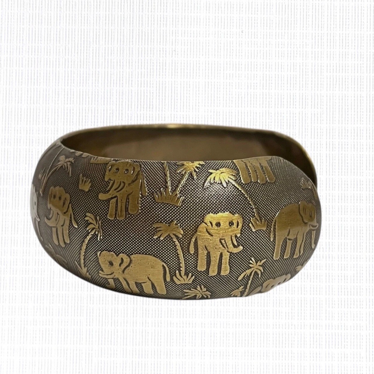 Vintage Bronze Tone Metal Cuff Bracelet Elephant Trees Jungle Safari Adjustable