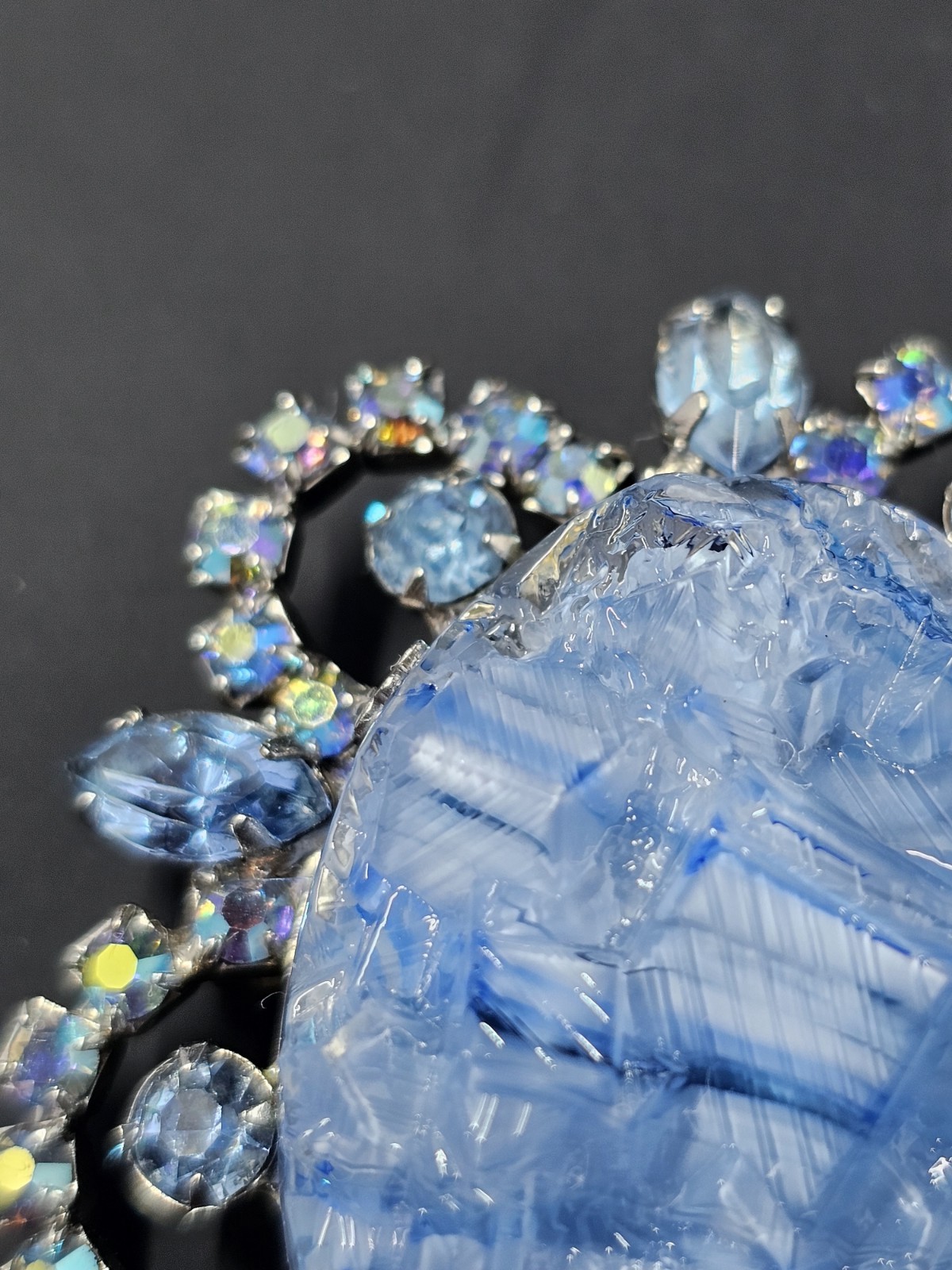 DeLizza & Elster Juliana marbled moonrock geode brooch, 2.25″ X 2″