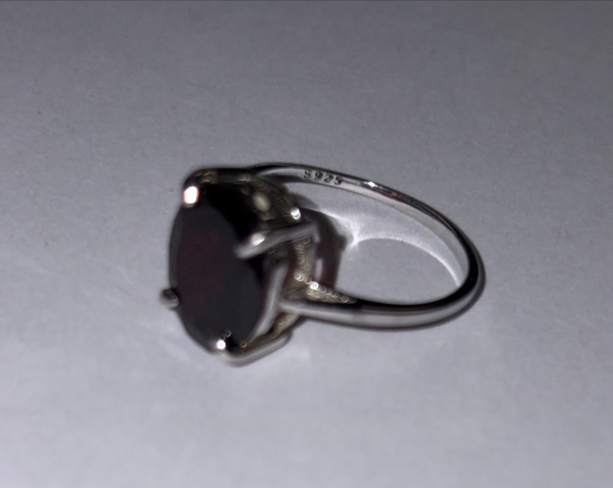 Vintage Sterling Silver Oval Dark Red Garnet Gemstone Ring Size 5