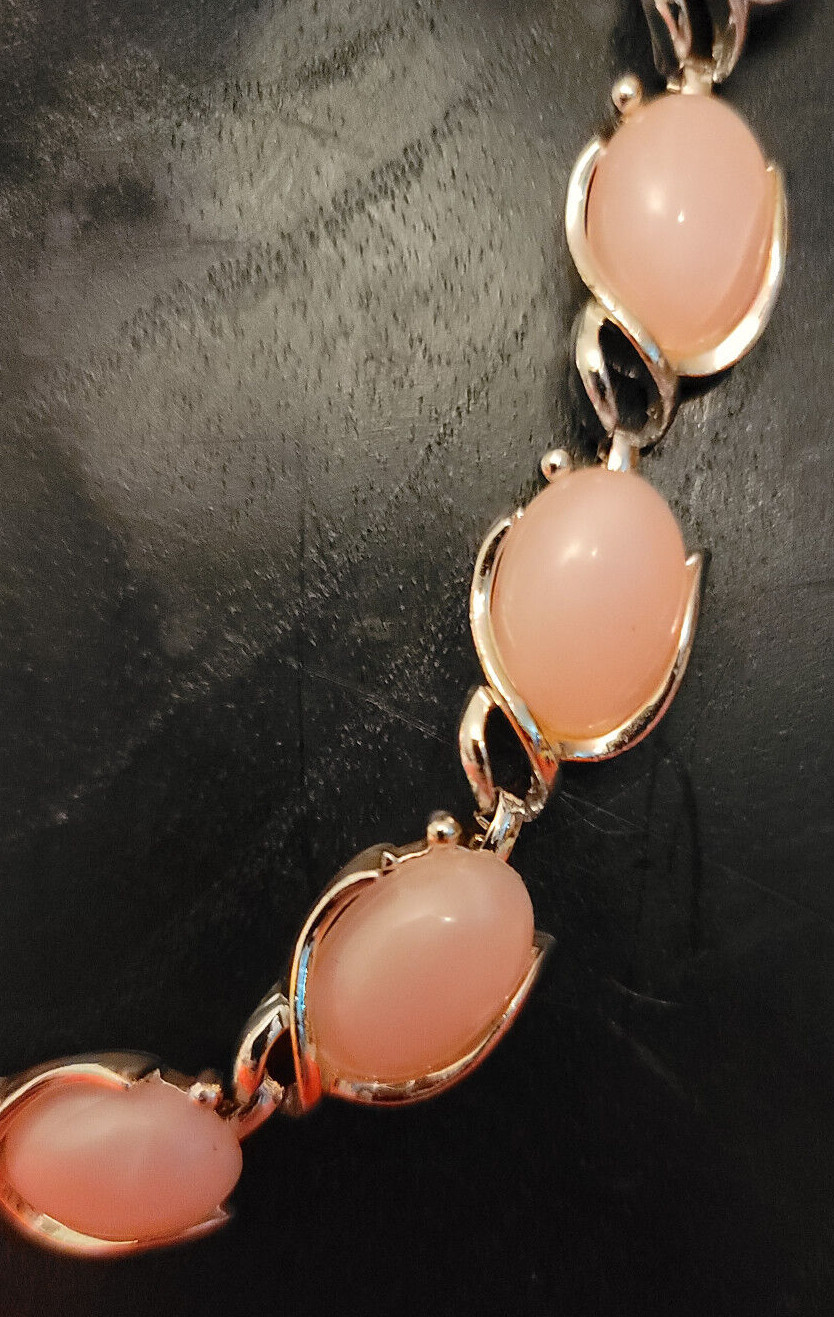 UNIQUE PINK – PEACH STONES – 17″ GOLD NECKLACE AND DANGLING CHAIN – HOOK CLASP