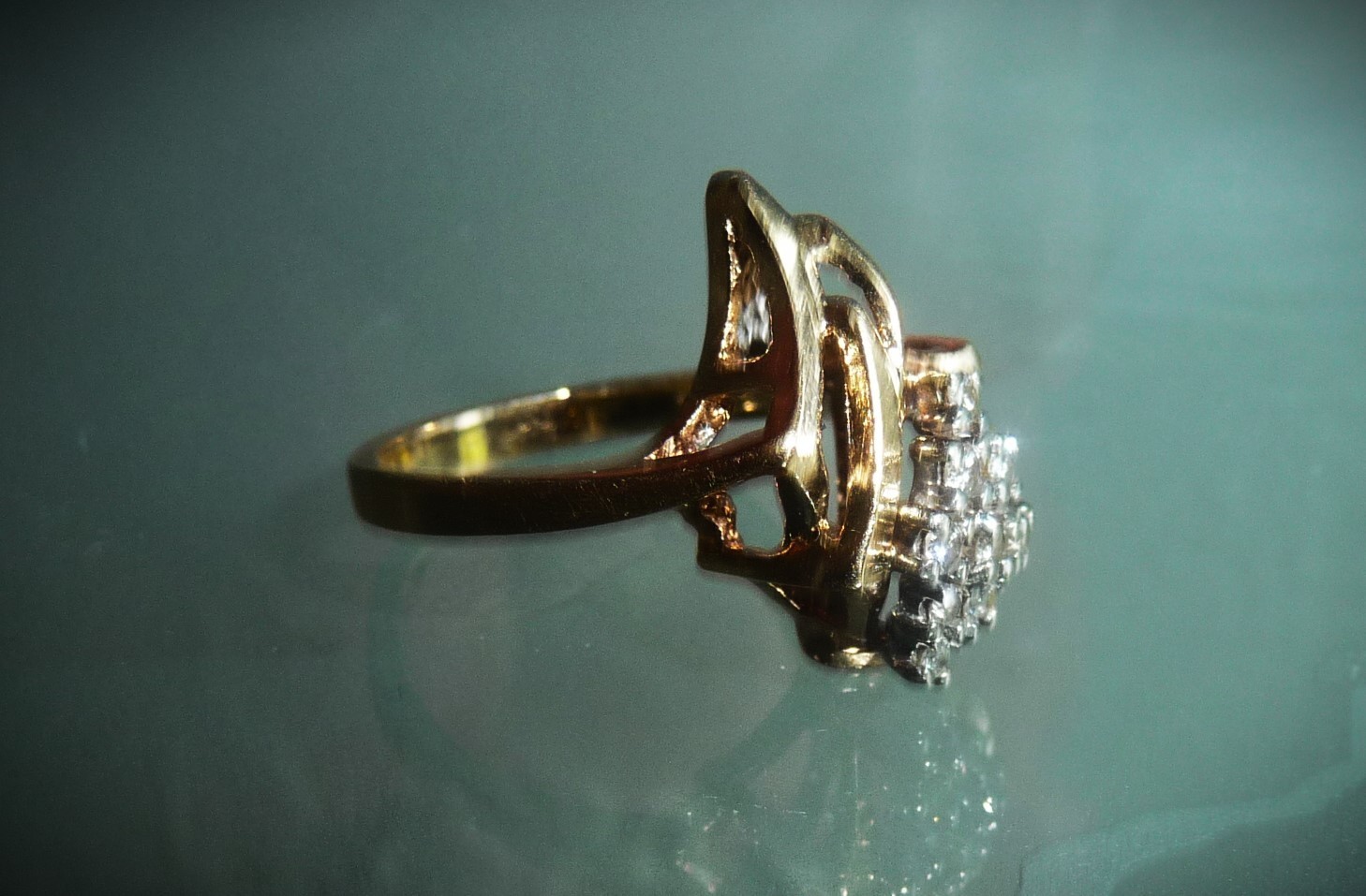 GORGEOUS ESTATE VINTAGE DESIGNER VR 14K YELLOW GOLD DIAMOND CLUSTER RING!