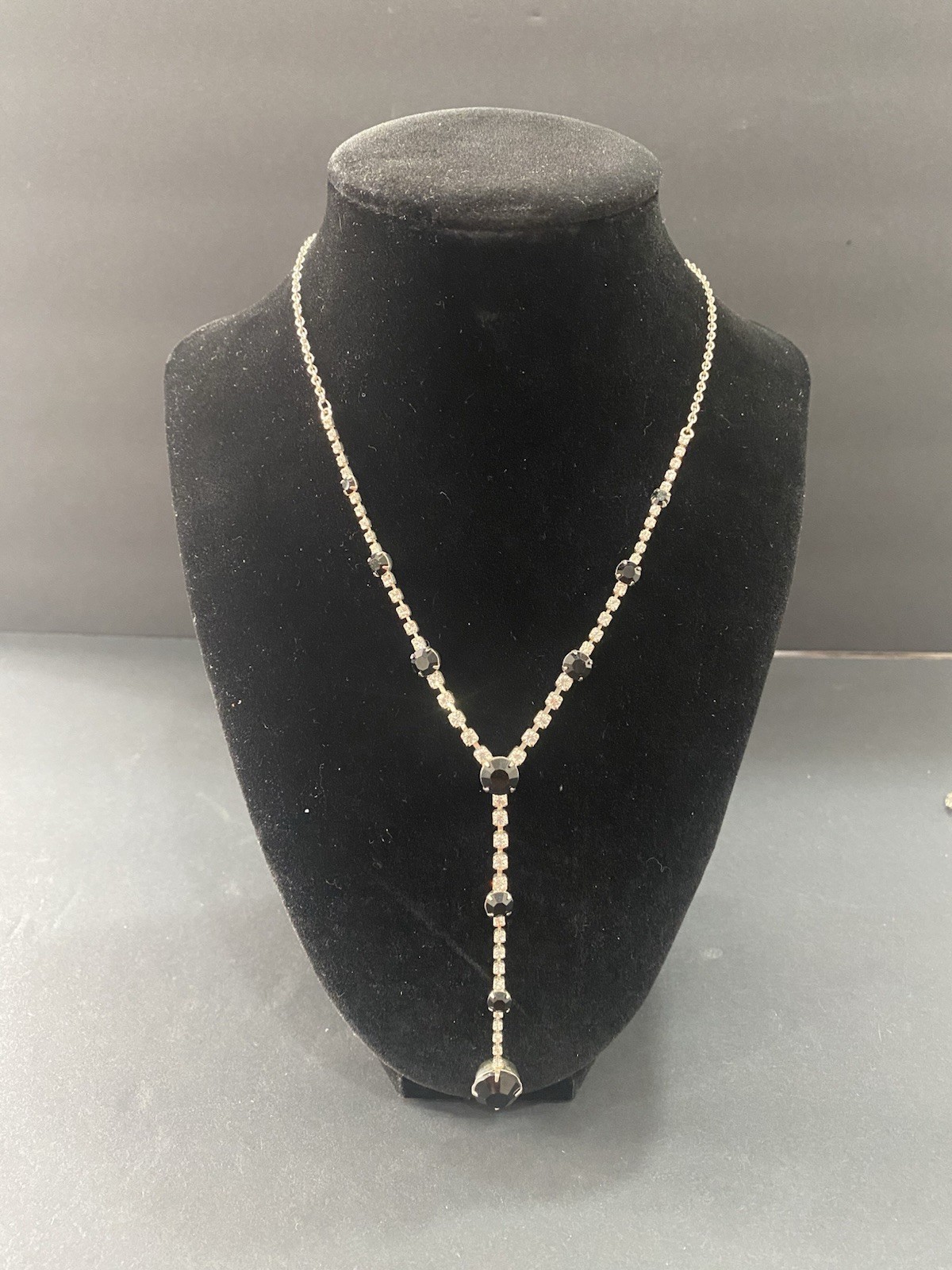 Vintage Silver Tone Faux Onyx Rhinestone Necklace 15-17 Inches