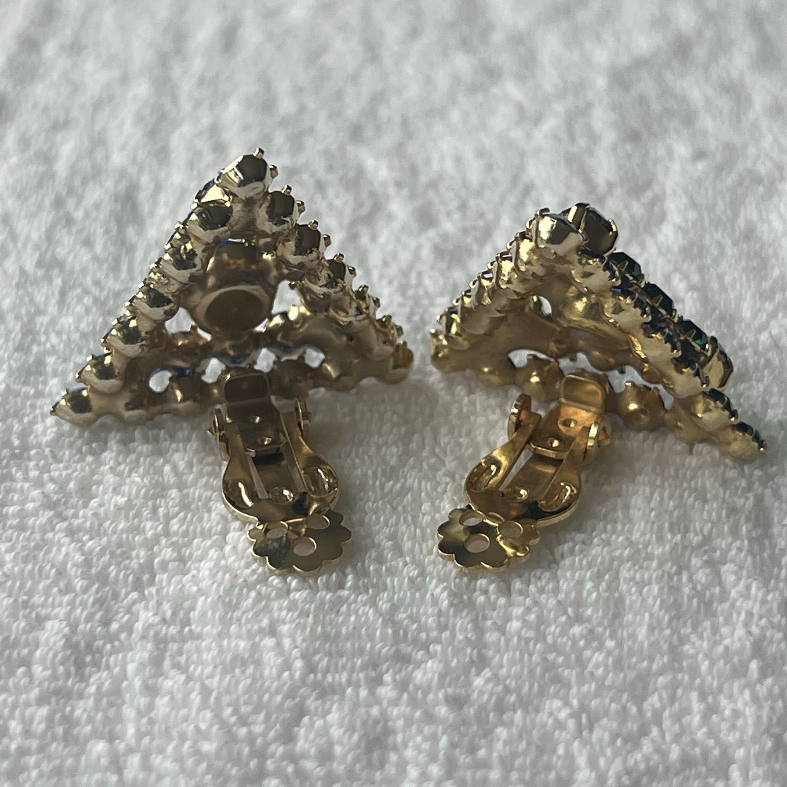 Vivid & Fancy Blue Green Rhinestones Clip On Earrings In Triangles