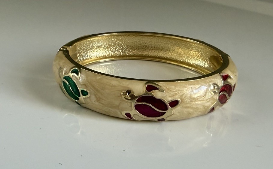 Vtg *Jui Long Xing* Ivory/ Gold Enamel Hinged Clamper Bangle Bracelet w/ Turtles