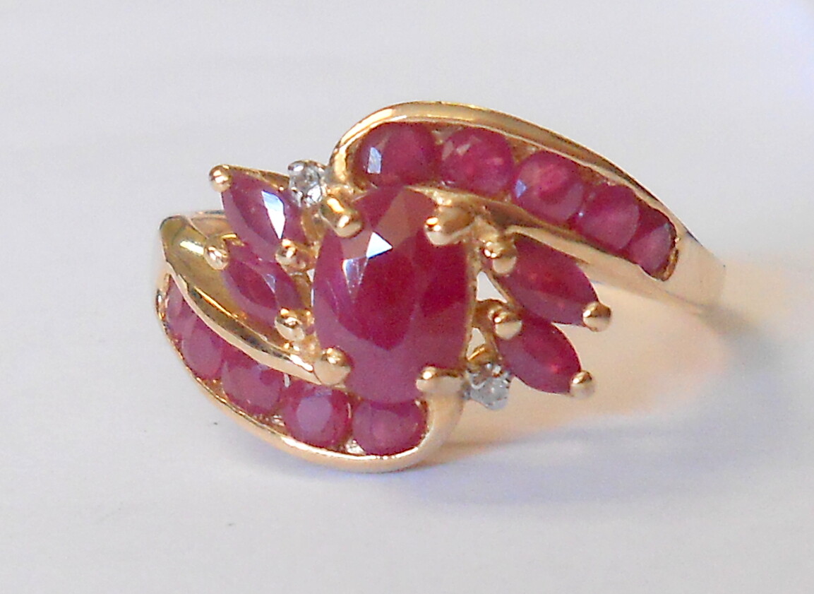 Gorgeous Red Ruby 2 Carats & Diamond Accents 10K Yellow Gold Ring Size 9