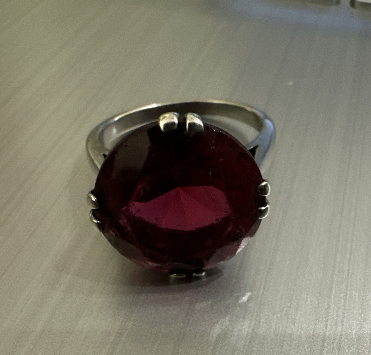 Vintage Sterling Silver Ruby Red Glass Filigree Ring Sz 7.25
