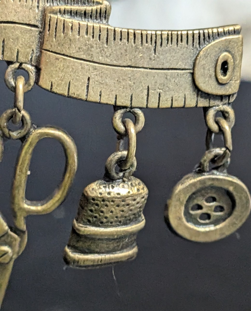 JonettJewelry (JJ) brooch pin dangling sewing charms gold toned measuring tape