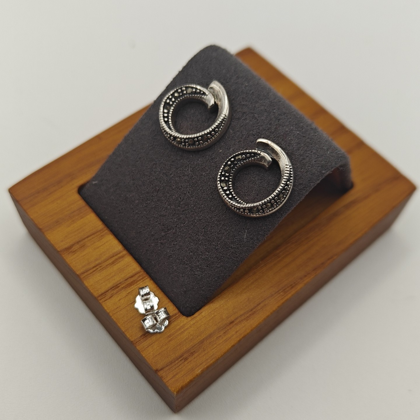 Vtg KTH Sterling Silver 925 Marcasite Circle Twist Stud Earring 4.43g Kit Heath