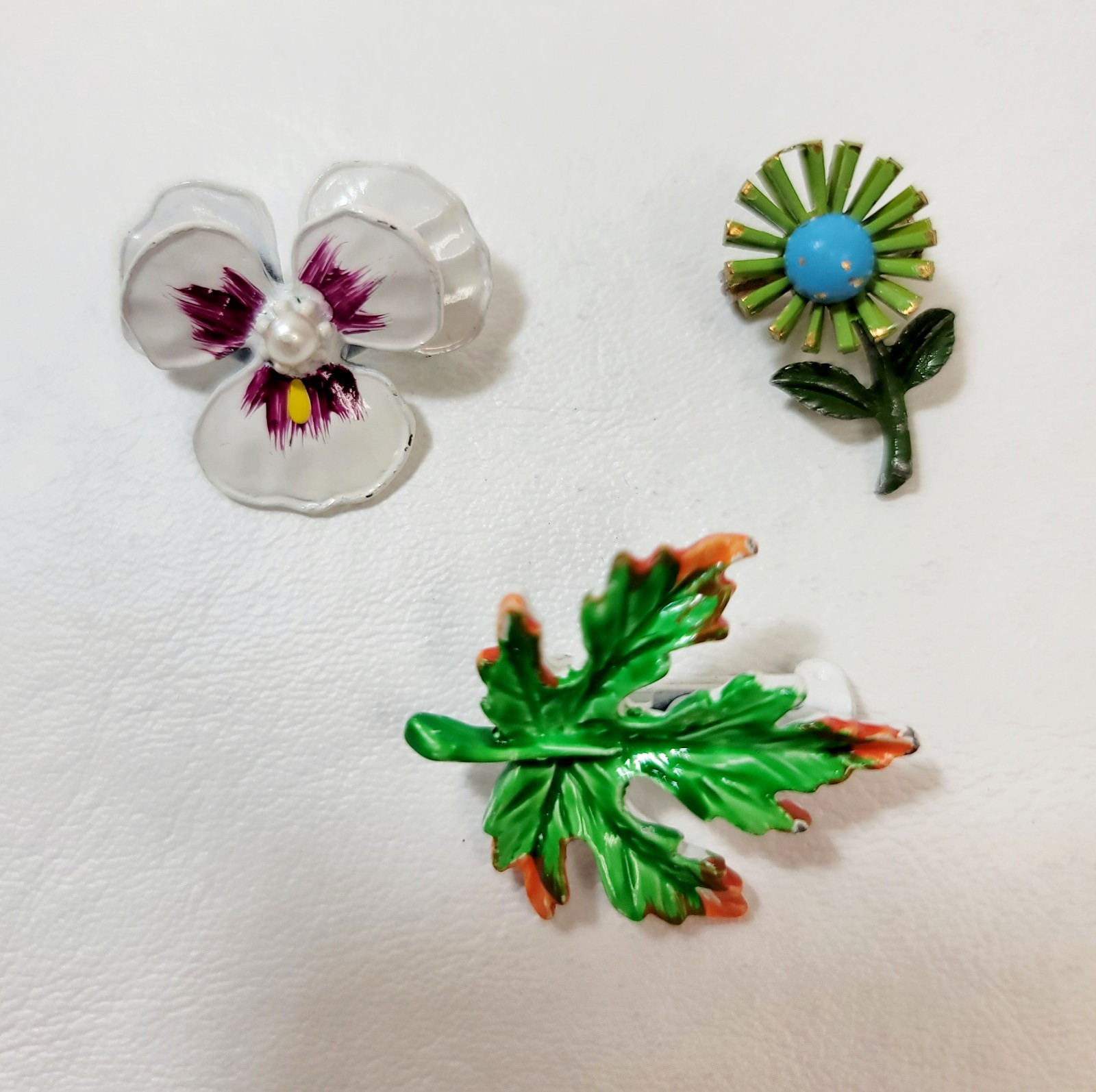 3 Vintage Enamel Pins White Purple Orchid Green Leaf Green Blue Daisy Flower