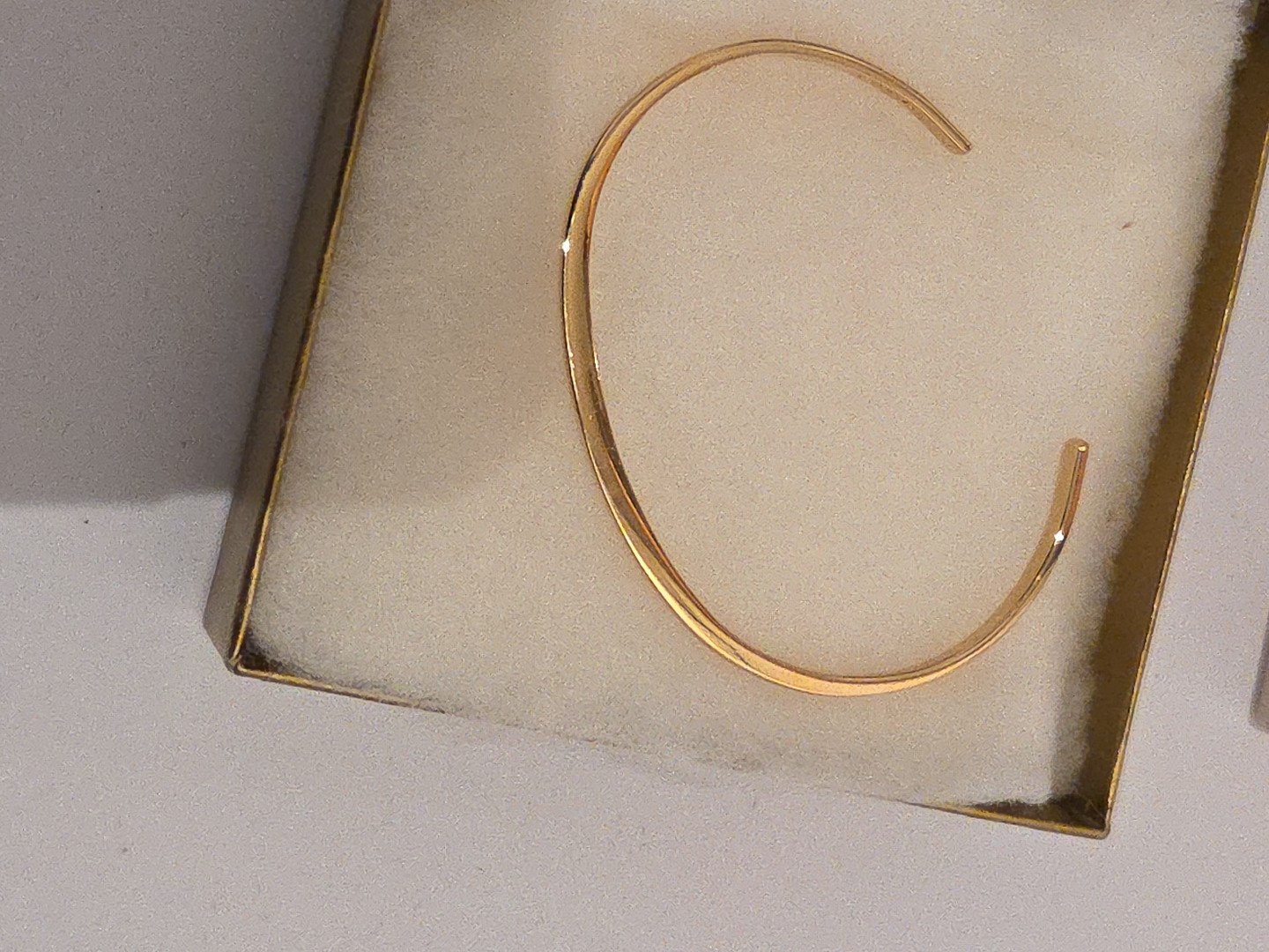 1978 Avon Slender Touch Goldtone Bracelet Size Small With Box