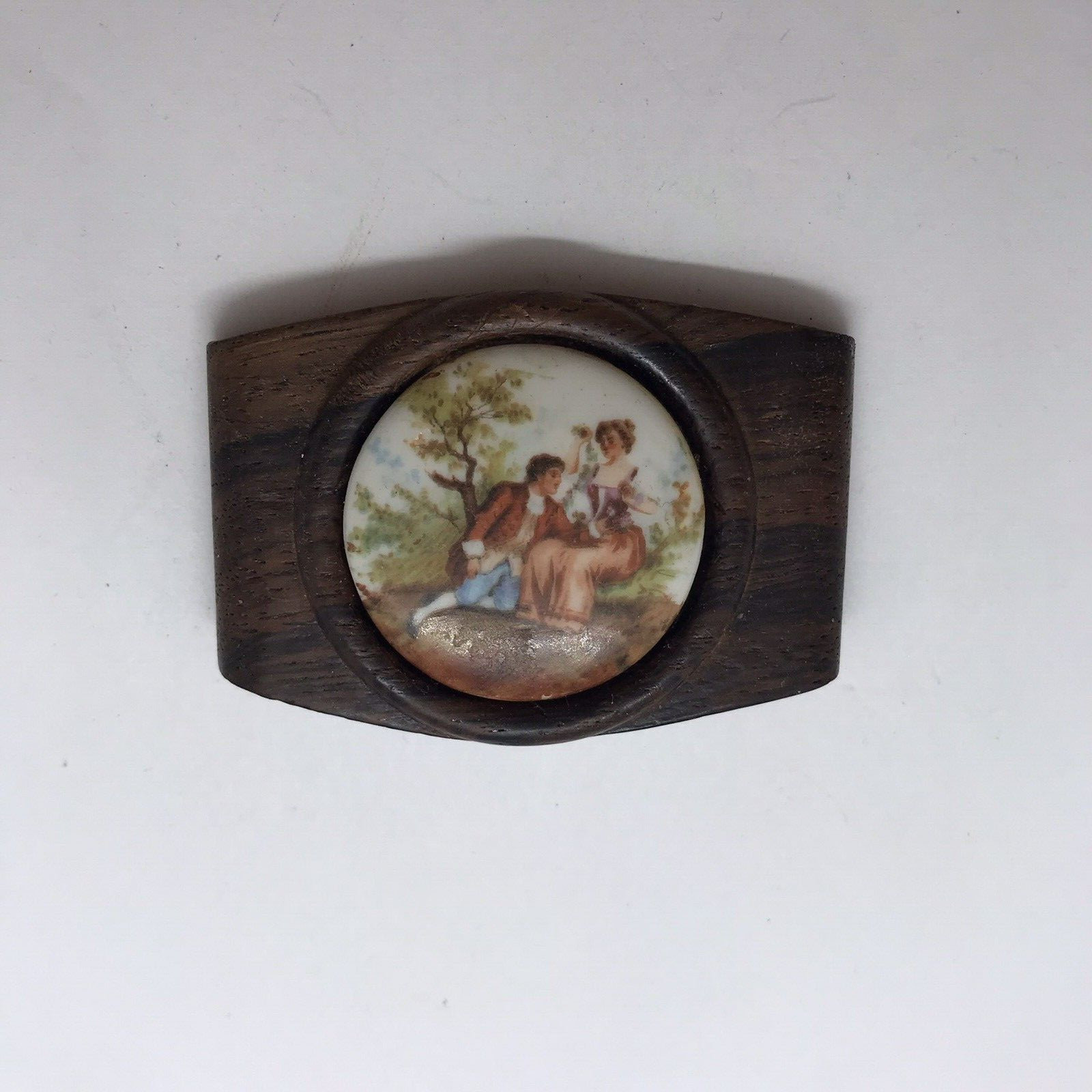Vintage Ceramic Cameo On Wood Brooch Pin Romantic Victorian Courting Couple