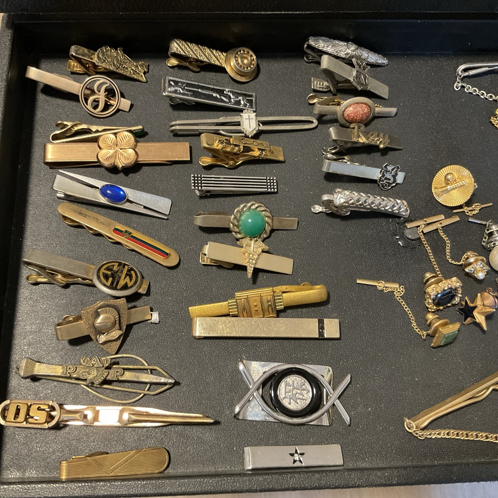 VINTAGE 87 PC MEN’S JEWELRY LOT CUFFLINKS TIE BARS CHAINS, TACS & SETS FREE SHIP