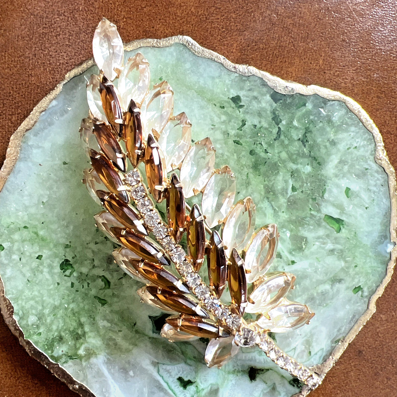 VINTAGE JULIANA DELIZZA & ELSTER AMBER and CLEAR RHINESTONE LEAF BOOCH 4″ LONG