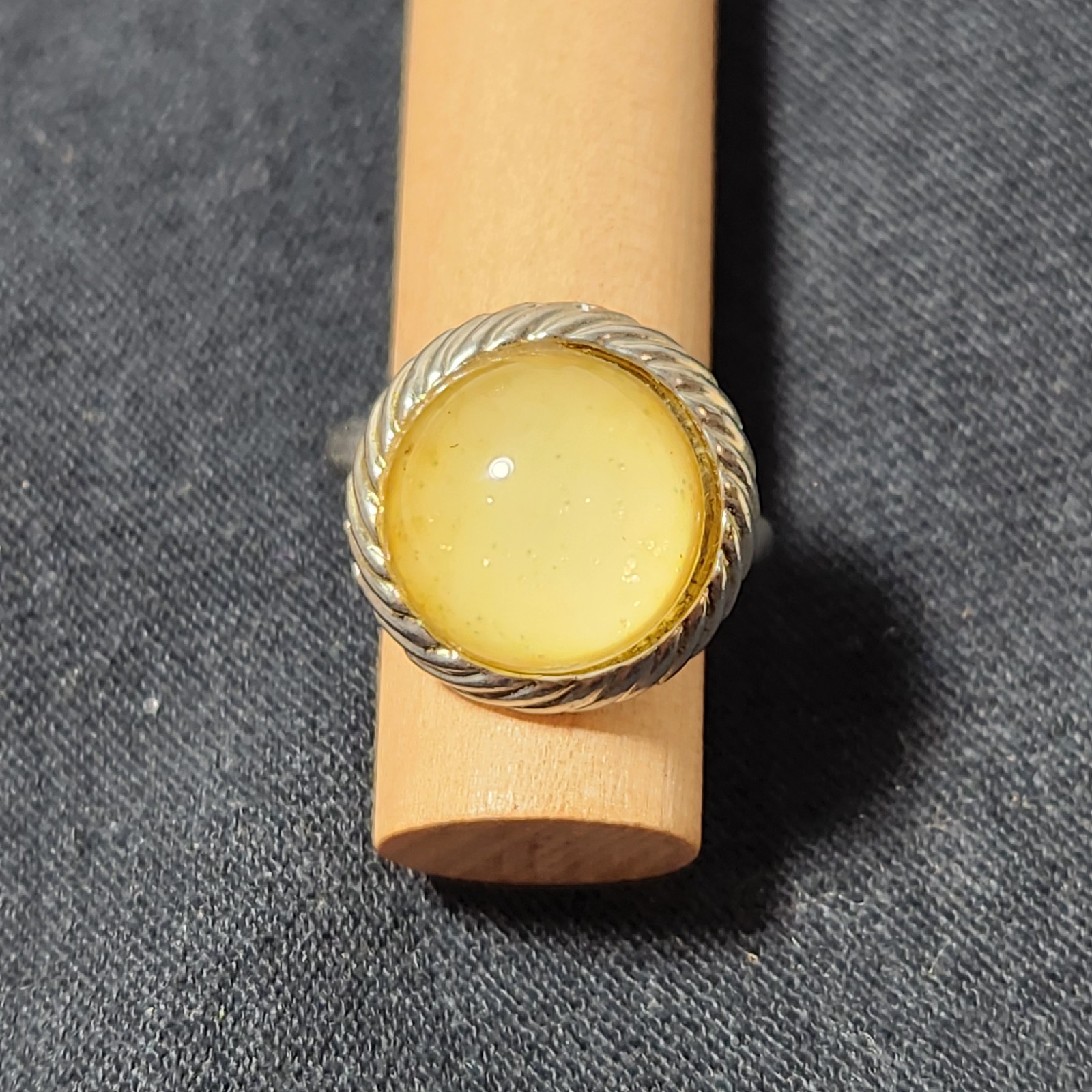 VTG Moon Stone Cabochon Ring Size 5.5 Expanding Translucent Sparkle Silver Tone