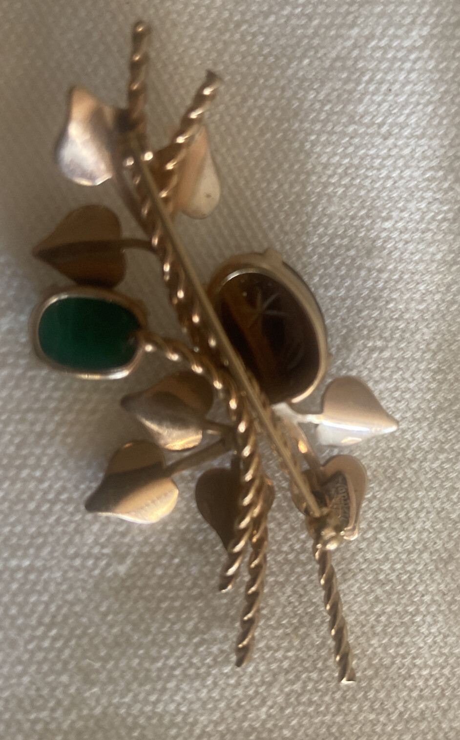 Vintage Van Dell Gold Filled Jade & Tiger Eye Scarabs Brooch Leaves Pin 2.4″