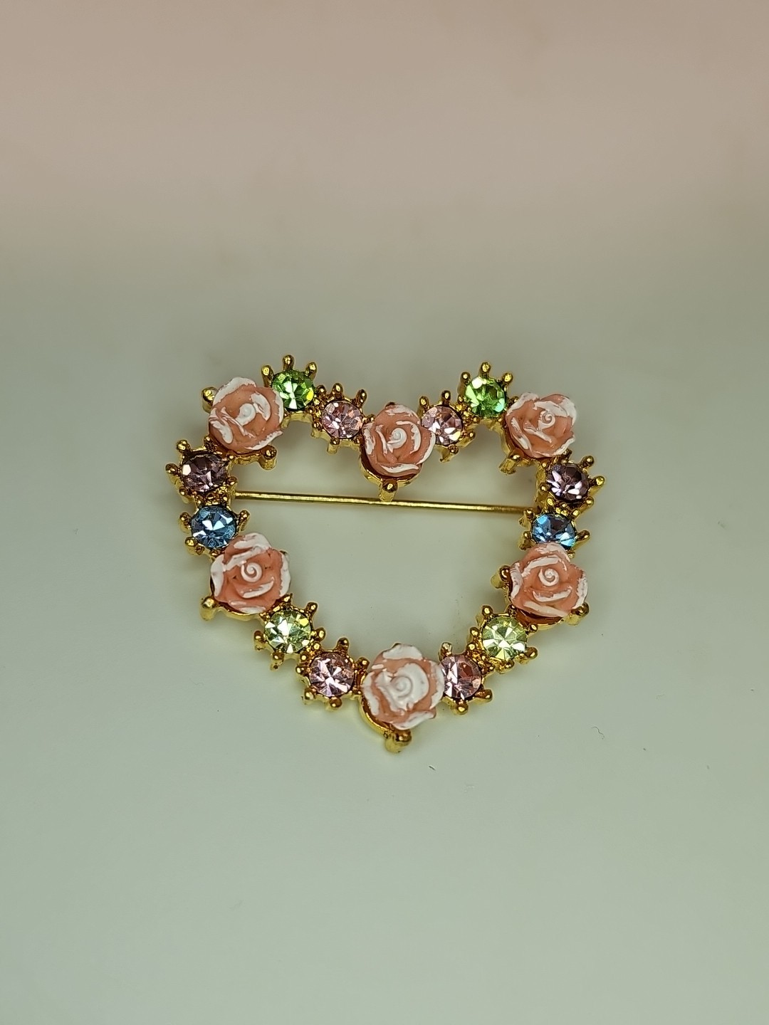 Avon SP Roses and Rhinestones Heart Brooch Pin with Safety Clasp Gold Tone