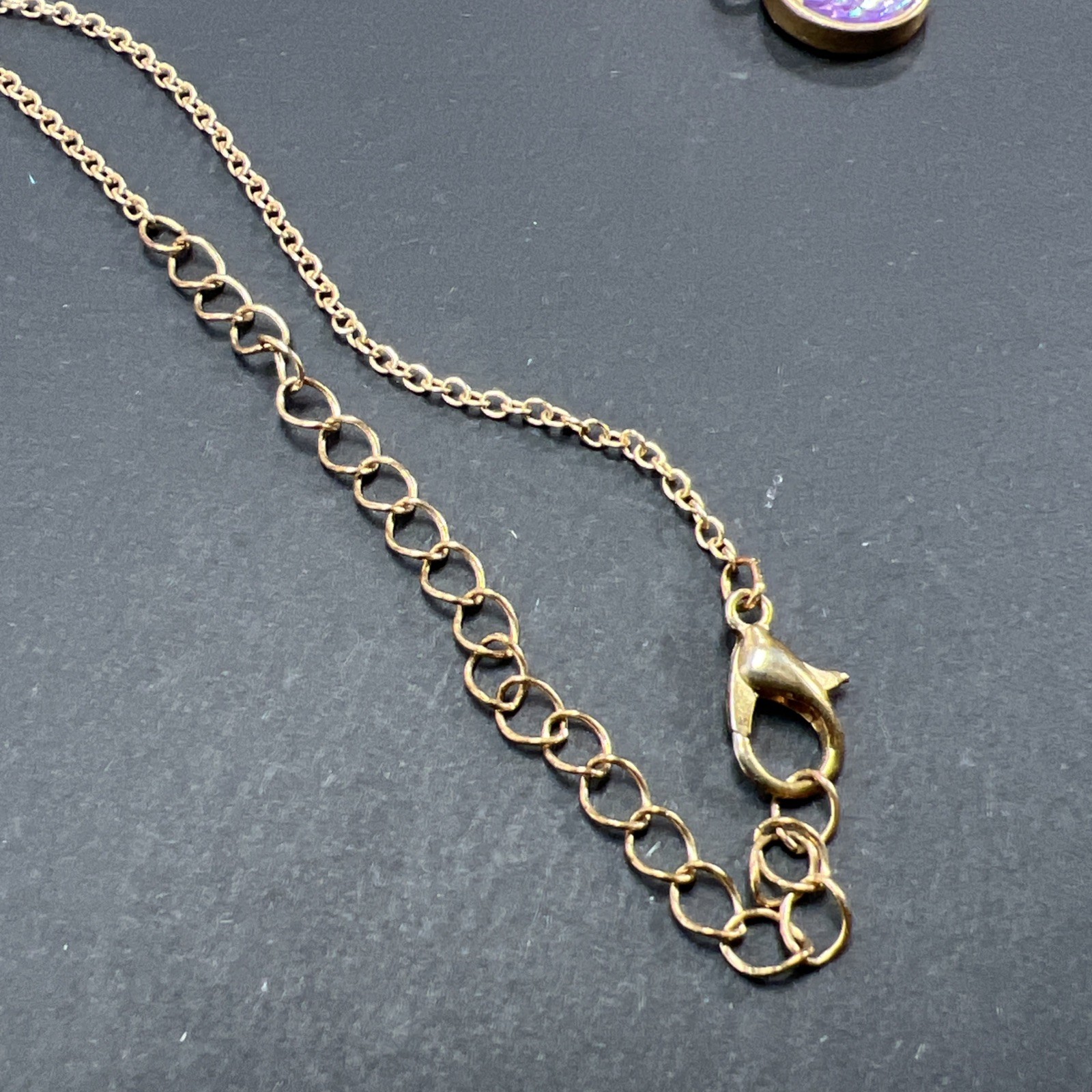 Iridescent Mermaid Scale Pendant Necklace Blue Purple Vintage Gold Tone 20″