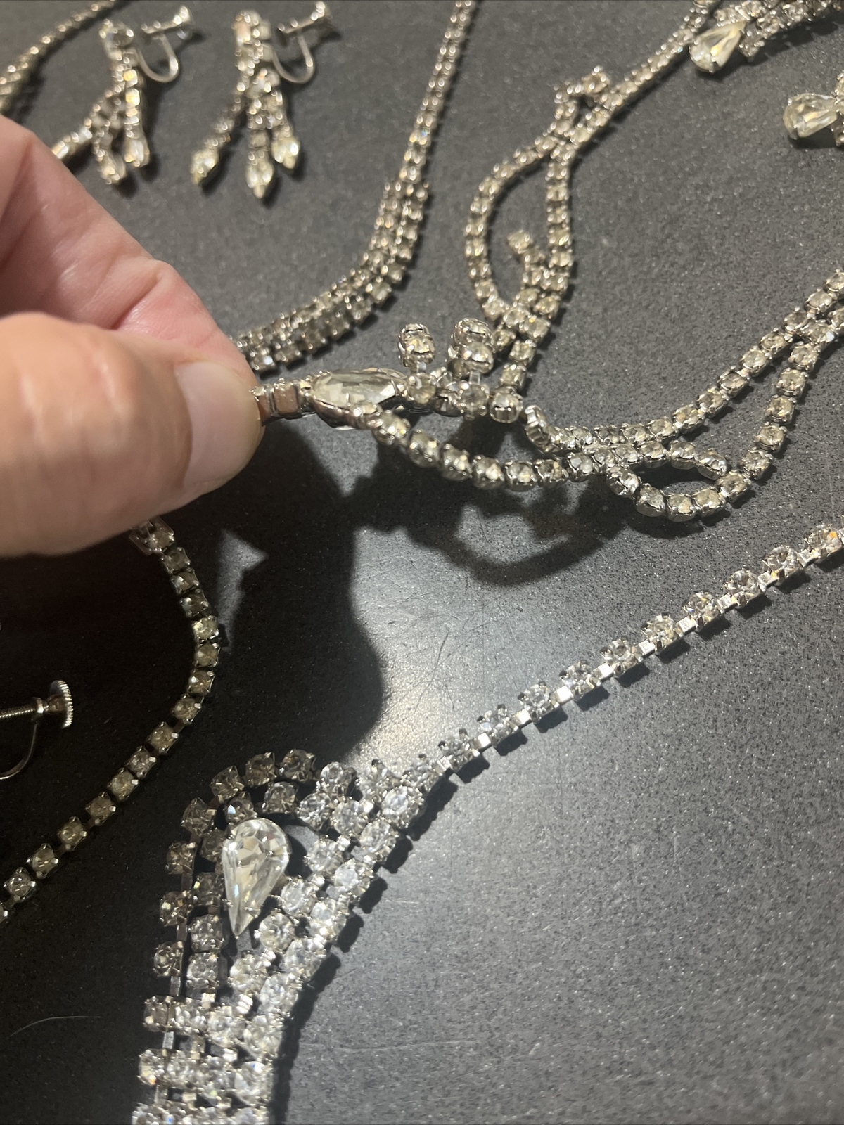VINTAGE ESTATE LOT 4 CLEAR RHINESTONE NECKLACES 3 PAIR SCREWBACK DANGLE EARRINGS