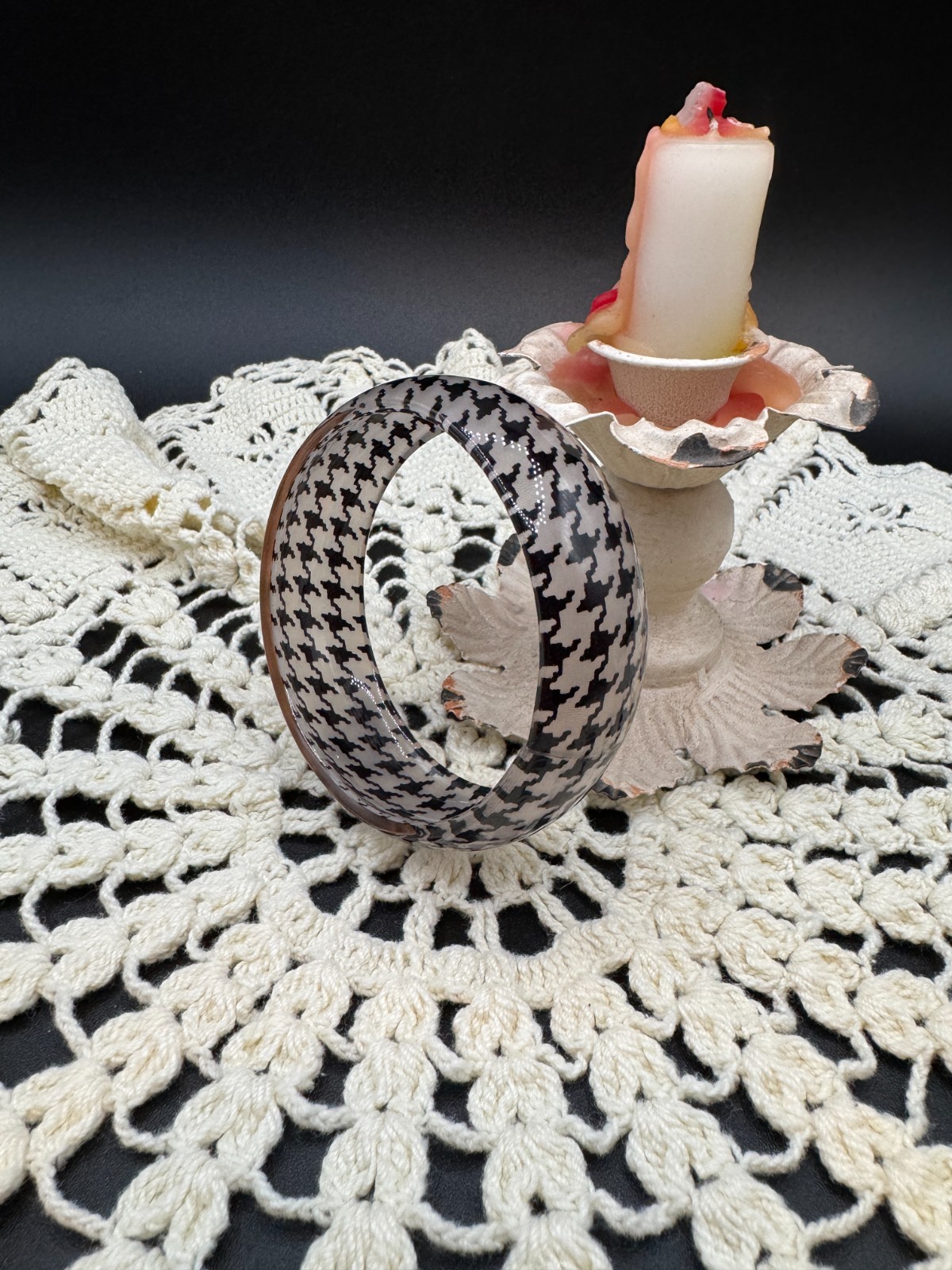 Vintage Houndstooth Fabric Inlay Resin Bangle Chunky Mod 1960s Retro Bracelet