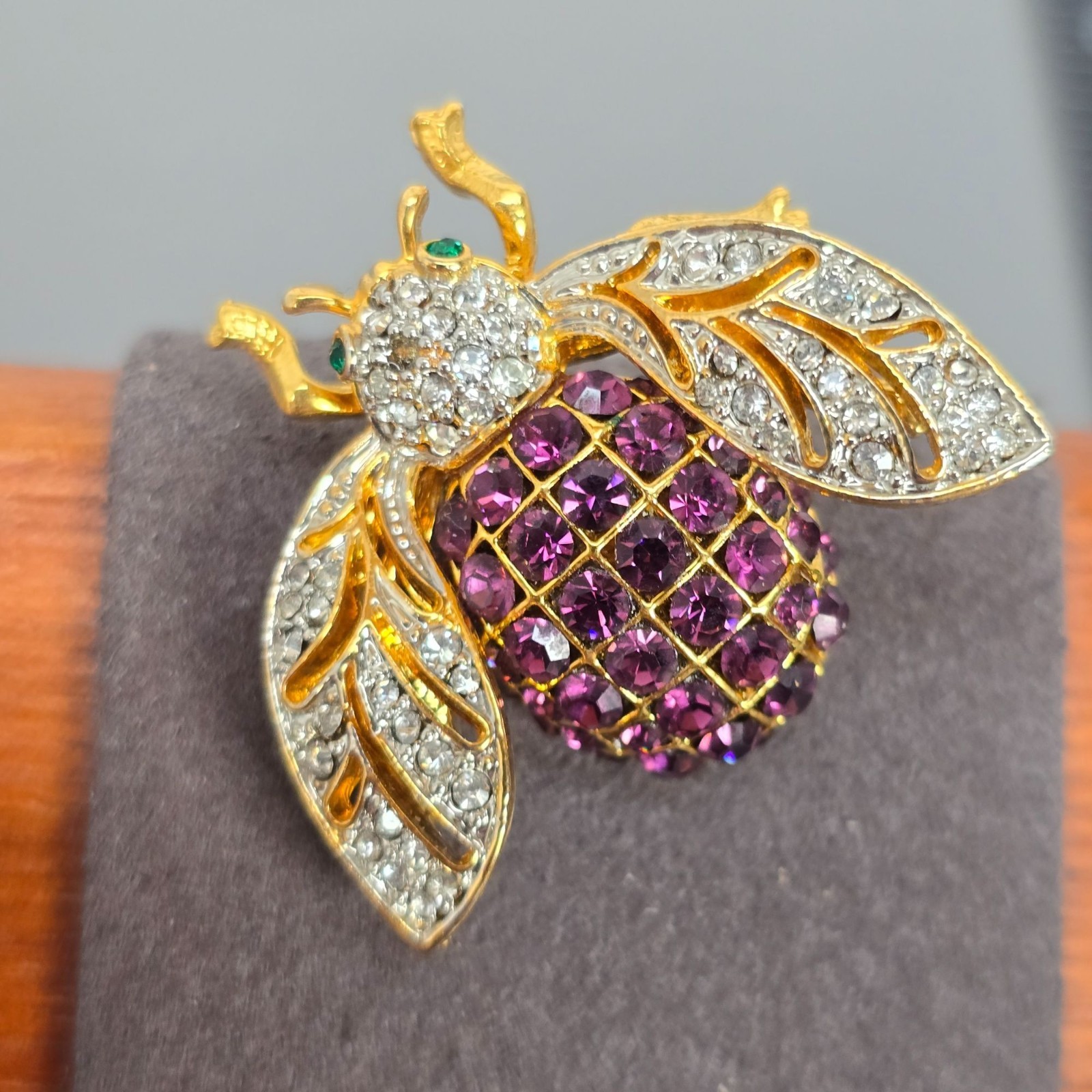 Cool Gold-Tone Bee Bug Brooch Pin W/ Purple Green & White Rhinestone Crystals