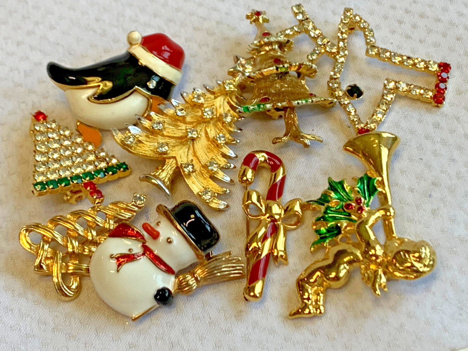 Vtg Christmas Brooch Lot Avante Monet Avon Snowman Penguin Trees Rudolph Cherub