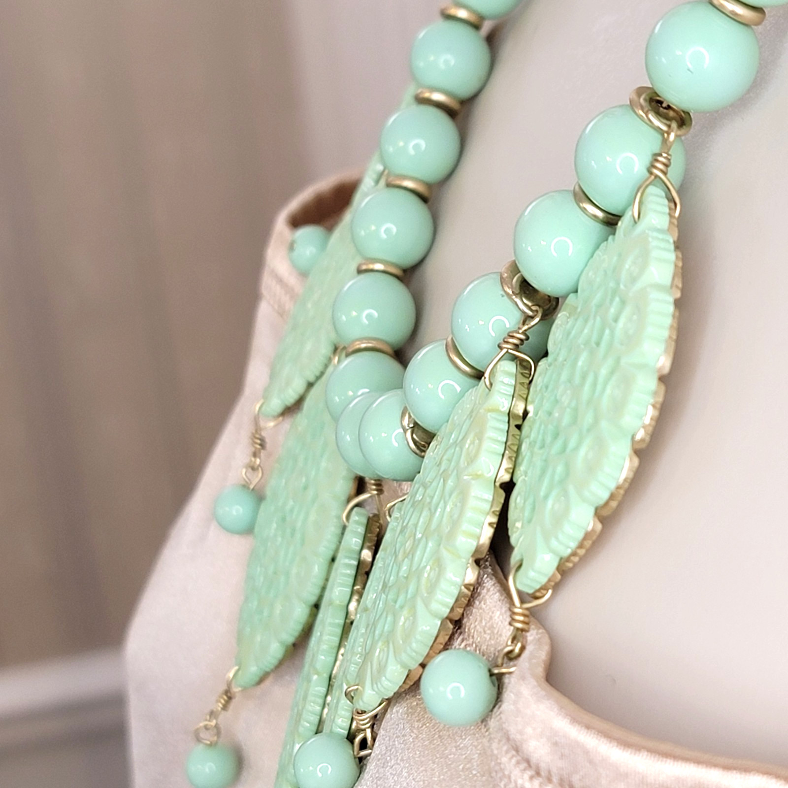 Vintage Coldwater Creek Mint Green Kashmir Necklace & Earring, 23″L Gold-Tone