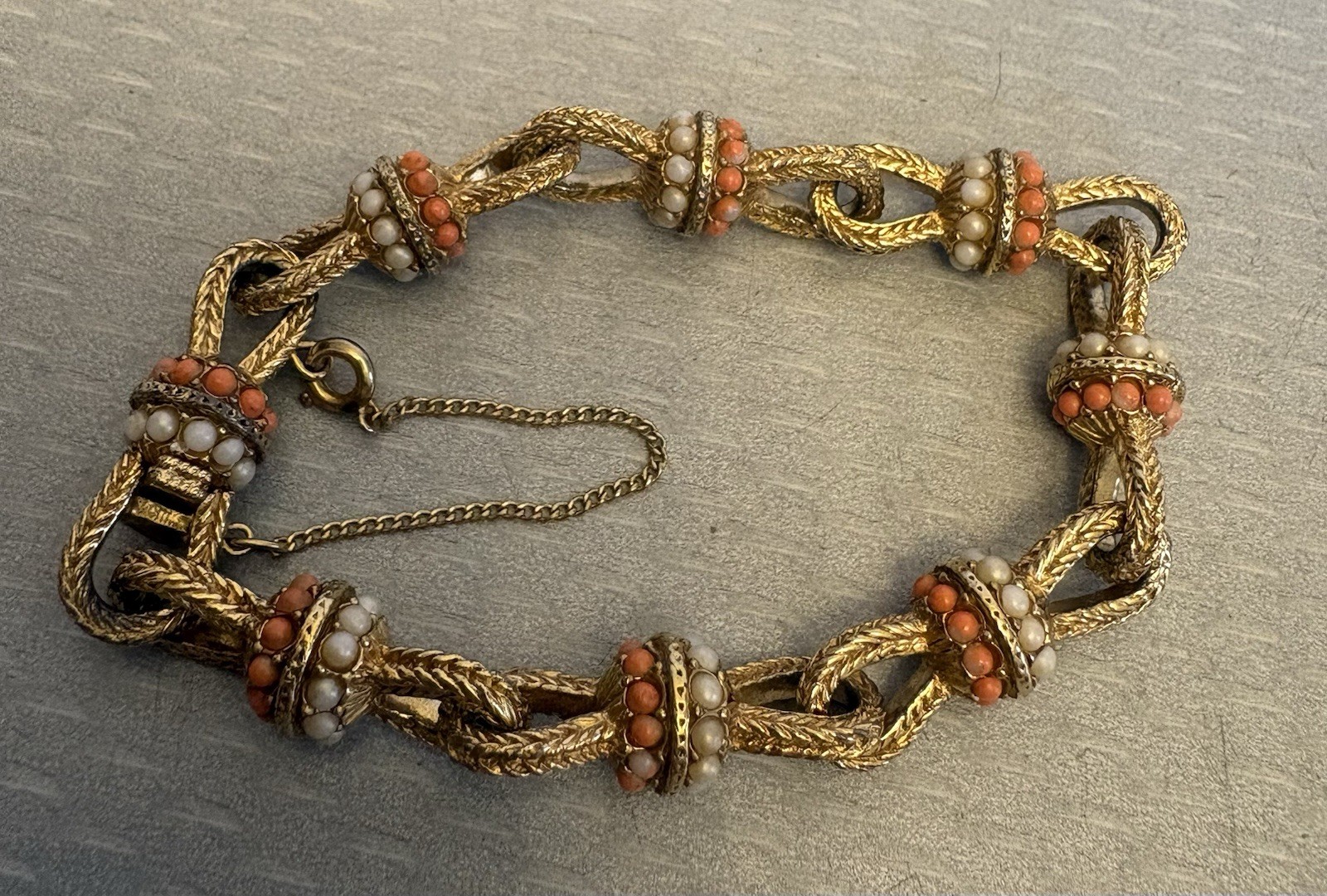 60s Vintage Bracelet Goldtone Faux Coral Seed Pearl Rope Open Knot Links 6.5″
