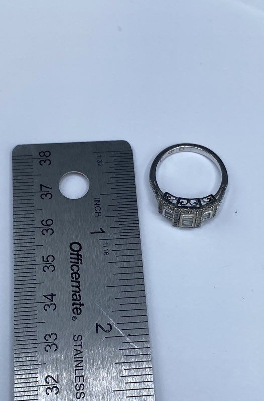 10K White Gold Round & Baguette Diamond Art Deco Style Cluster Ring Size 6.5