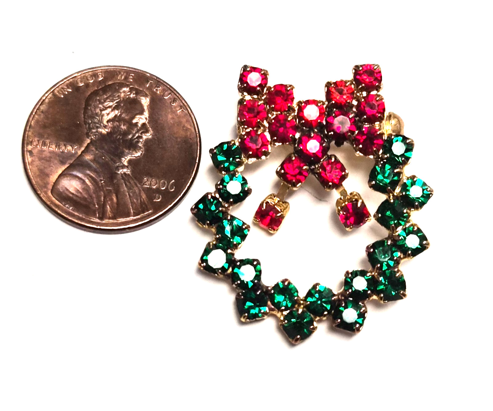 Vintage Small Christmas Red & Green Rhinestone Wreath Lapel Pin / Brooch
