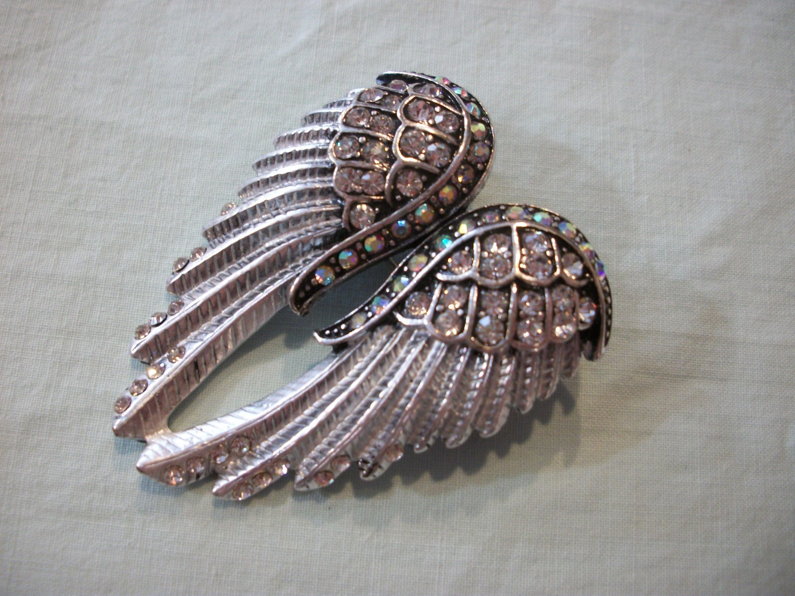 VTG SiLVERTONE/AURORA BOREALIS/CLEAR RHINESTONE (ANGEL WINGS) PIN/PENDANT COMBO