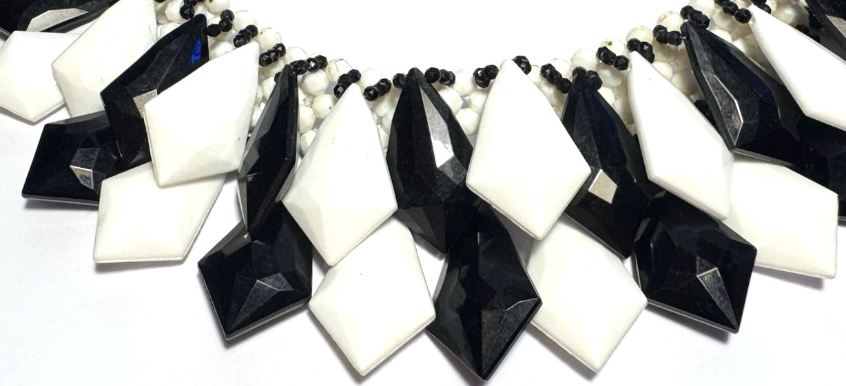 Vintage Jewelry Necklace Chunky White Black Faceted Bib Acrylic MCM Geometric 16