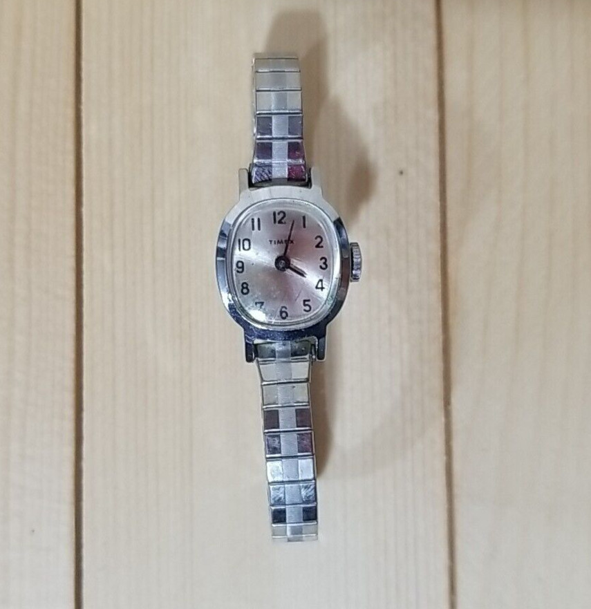 Vtg Ladies Timex Stretch Band Wristwatch Watch Silver Tone UNTESTED Parts Repair