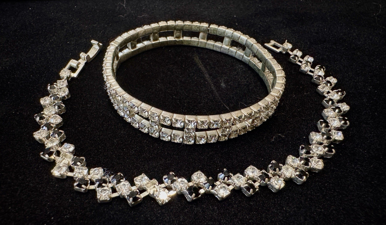 👀 Wow! 1930s–1950s Rhinestone Bracelet Pair Clear Stretch & 7” Black/Clear Link
