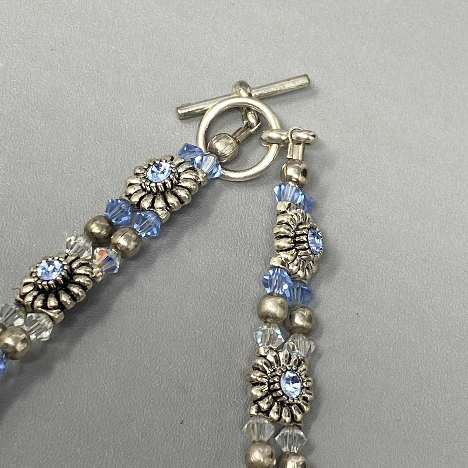 Flower Bracelet Silver Tone Metal Links Blue Glass Rhinestones Bicone Beads 7″