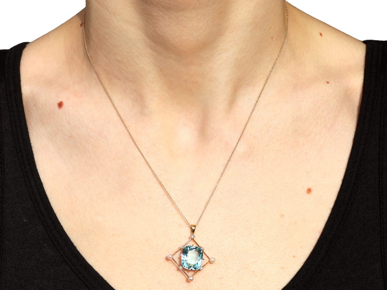 Antique 8.50Ct Aquamarine and Pearl 12k Yellow Gold Pendant Circa 1930