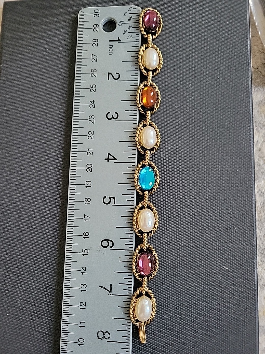 Vntg Floating Gripoix Cabochons & Pearls Golden Ornate Bracelet 8″, 32 gms